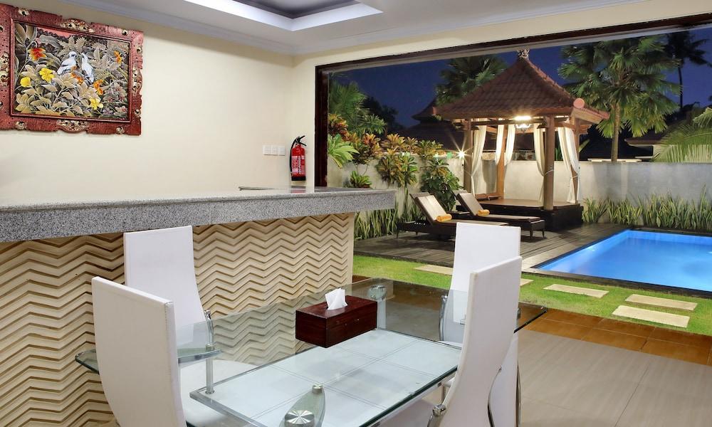 Puri Saron Hotel Baruna Beach Lovina Екстер'єр фото