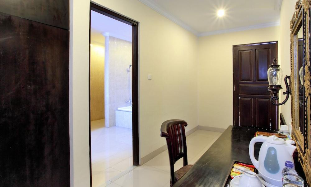 Puri Saron Hotel Baruna Beach Lovina Екстер'єр фото